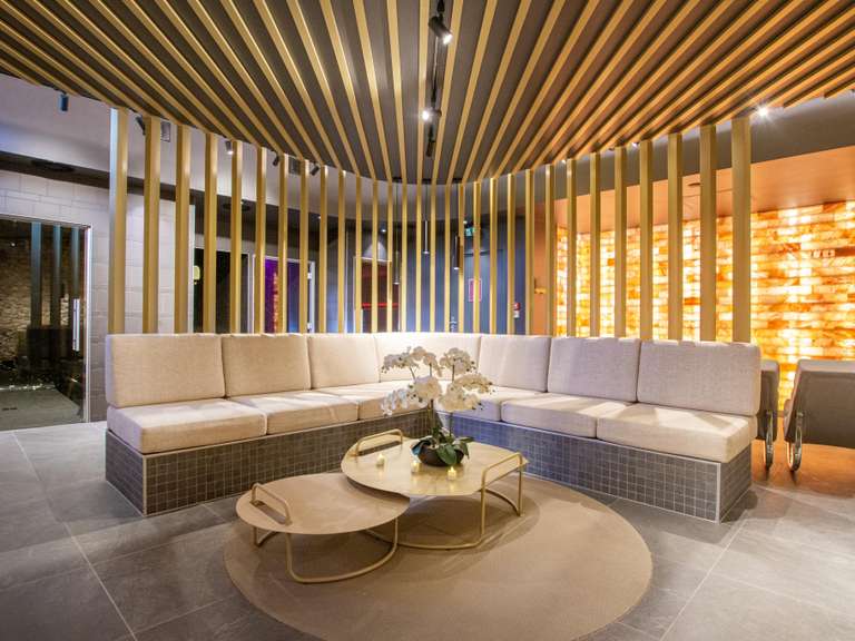 Maison Vignieu - 44 chambres - 5000m²