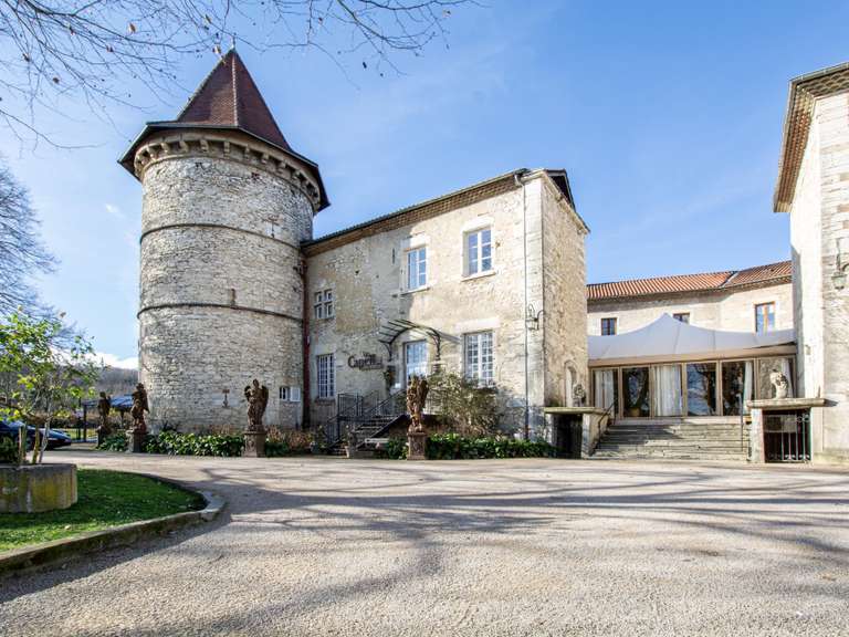 Maison Vignieu - 44 chambres - 5000m²