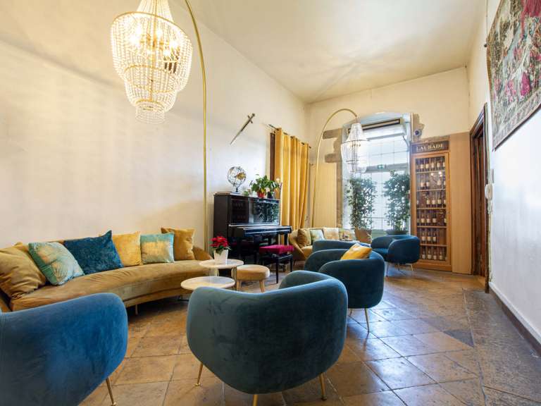 Maison Vignieu - 44 chambres - 5000m²