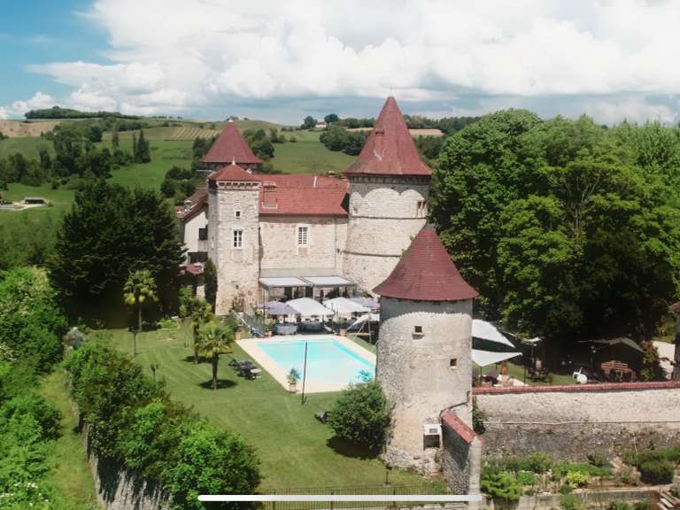 Maison Vignieu - 44 chambres - 5000m²