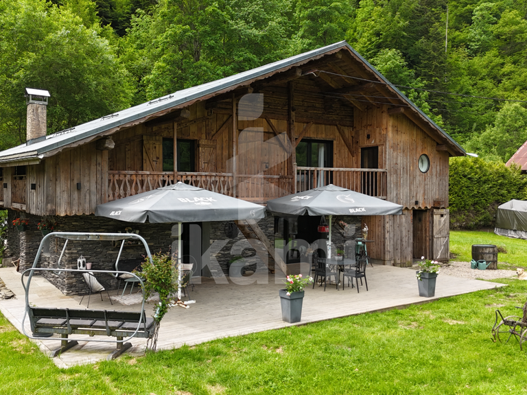 Maison Villard-sur-Doron - 3 chambres - 150m²