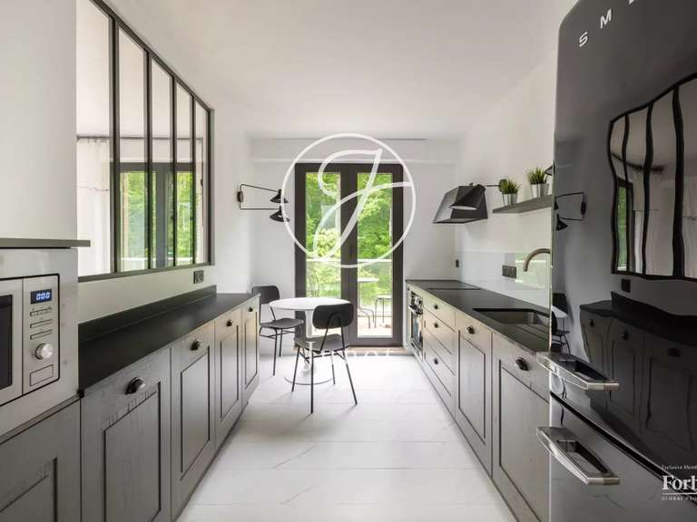 Apartment Ville-d'Avray - 4 bedrooms - 242m²