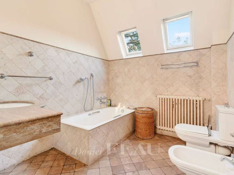 Maison Ville-d'Avray - 6 chambres - 254m²