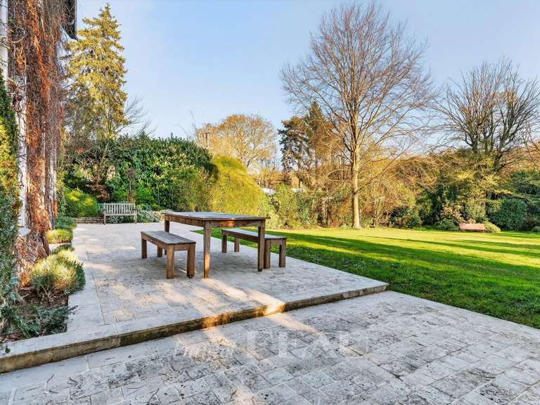 Maison Ville-d'Avray - 6 chambres - 254m²