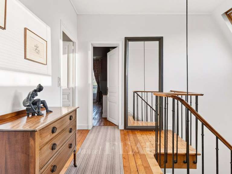 Maison Ville-d'Avray - 6 chambres - 254m²