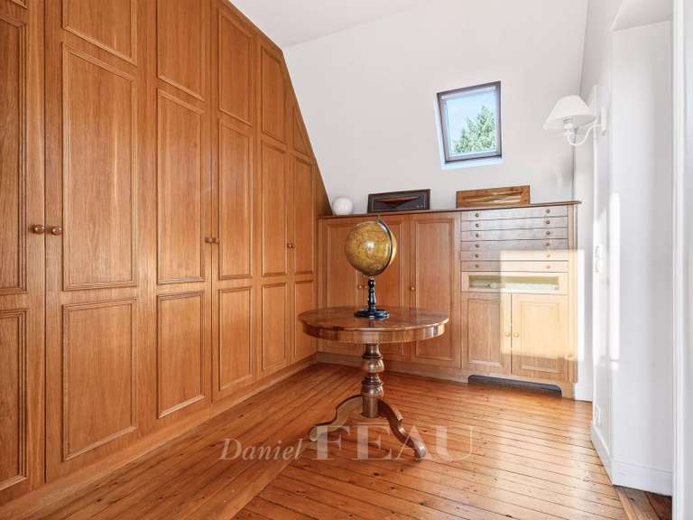 Maison Ville-d'Avray - 6 chambres - 254m²