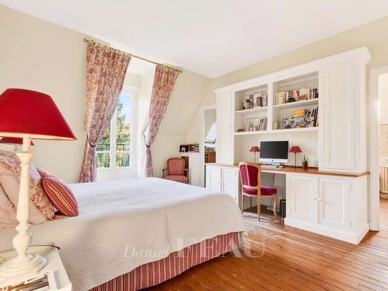 Maison Ville-d'Avray - 6 chambres - 254m²