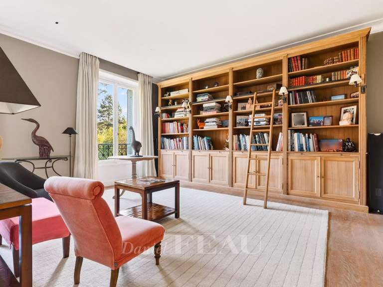 Maison Ville-d'Avray - 6 chambres - 254m²