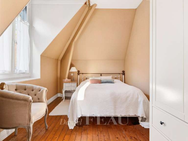 Maison Ville-d'Avray - 6 chambres - 254m²