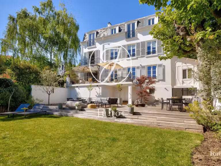 Maison Ville-d'Avray - 6 chambres - 260m²