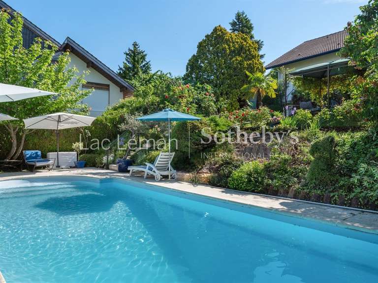 Maison Ville-la-Grand - 4 chambres - 180m²