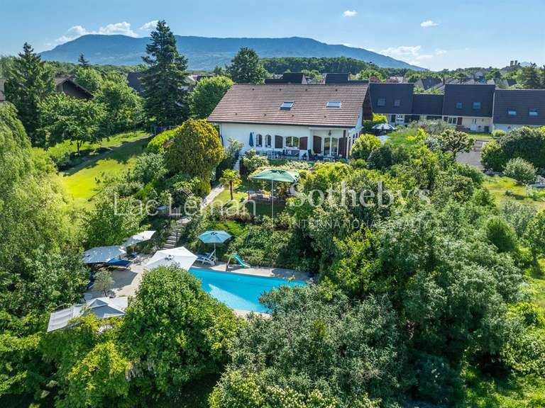 Maison Ville-la-Grand - 4 chambres - 180m²