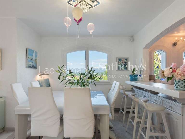 Maison Ville-la-Grand - 4 chambres - 180m²