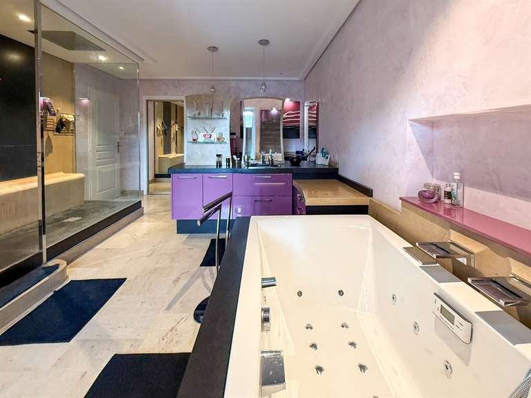 Maison Villecomte - 347m²
