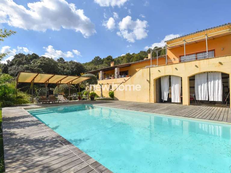 Maison Villecroze - 4 chambres - 241m²