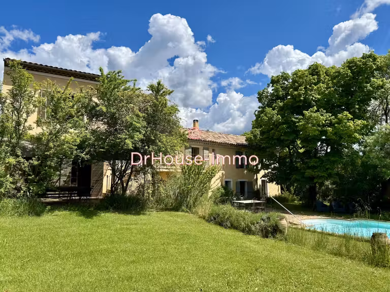 Villa Villecroze - 6 chambres - 180m²