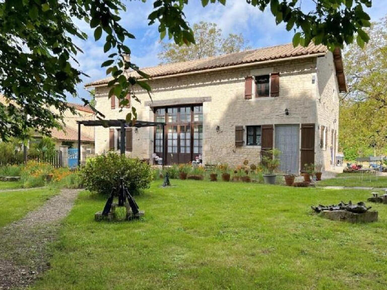 Maison Villefagnan - 367m²