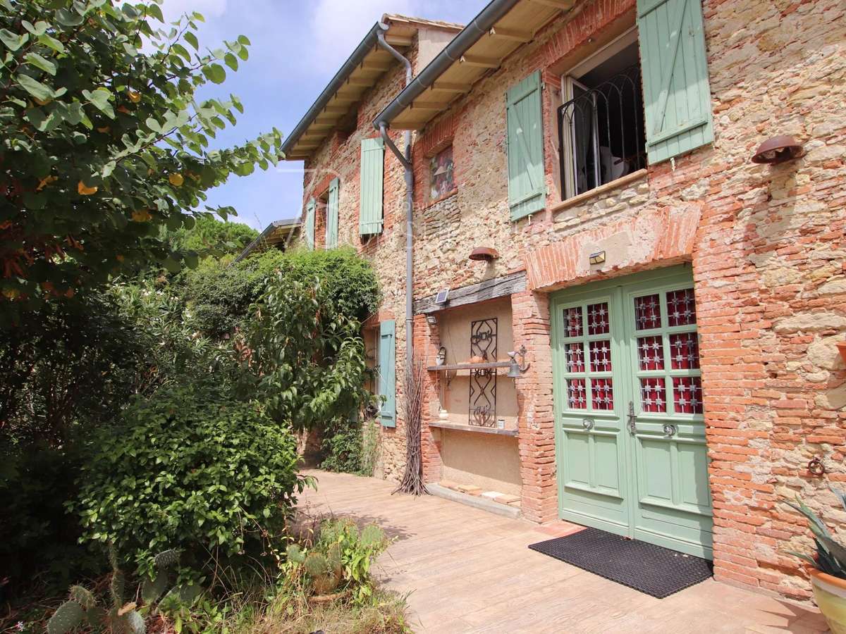 Unusual property Villefranche-de-Lauragais