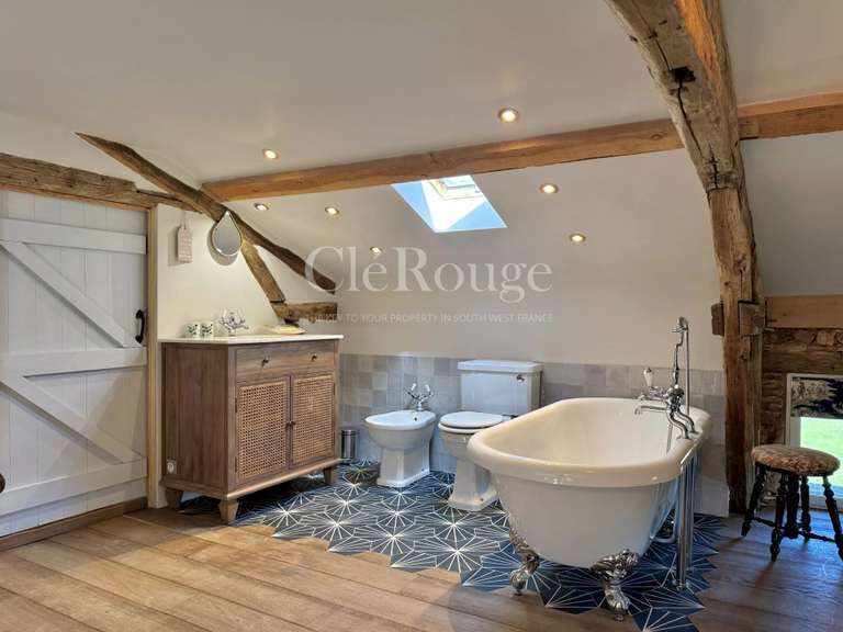House Villefranche-du-Périgord - 6 bedrooms - 252m²