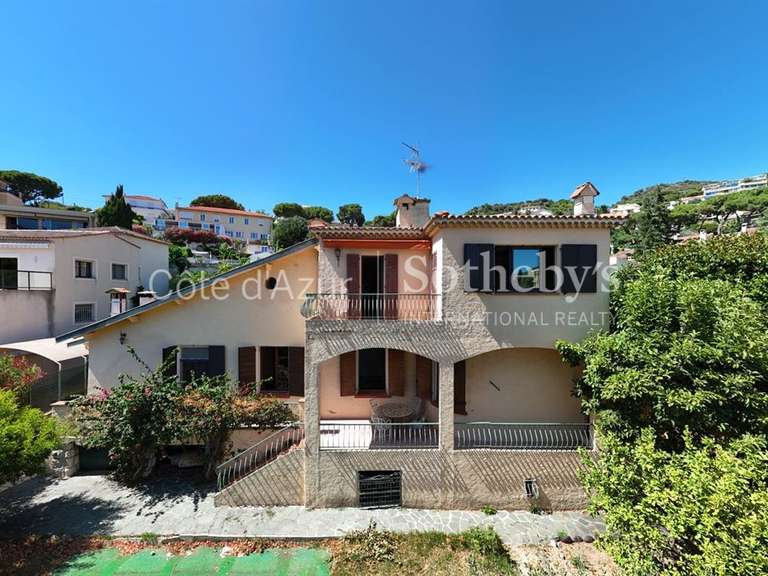 Maison Villefranche-sur-Mer - 5 chambres - 158m²