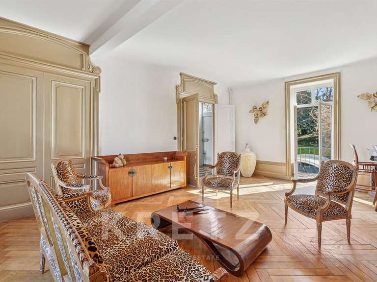House Villefranche-sur-Saône - 5 bedrooms - 435m²