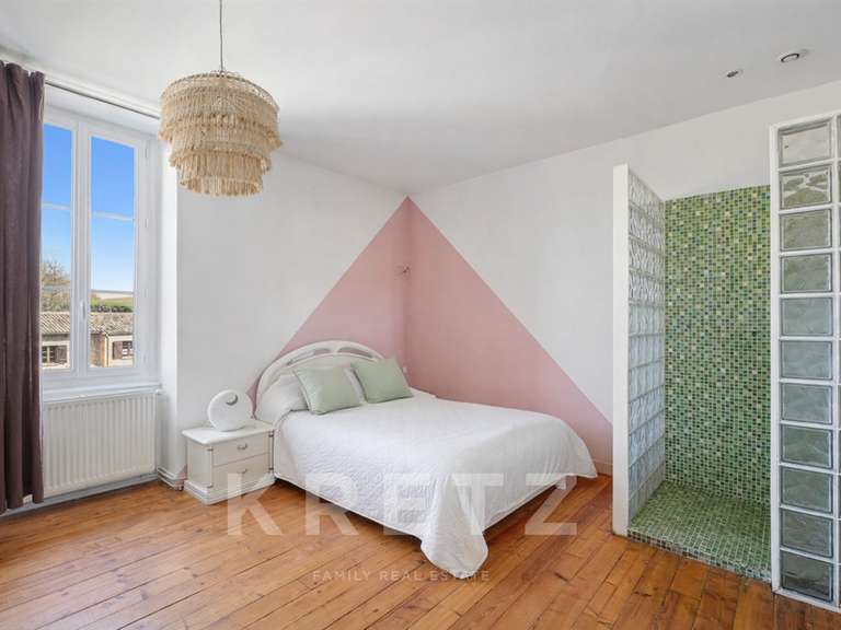 House Villefranche-sur-Saône - 5 bedrooms - 435m²
