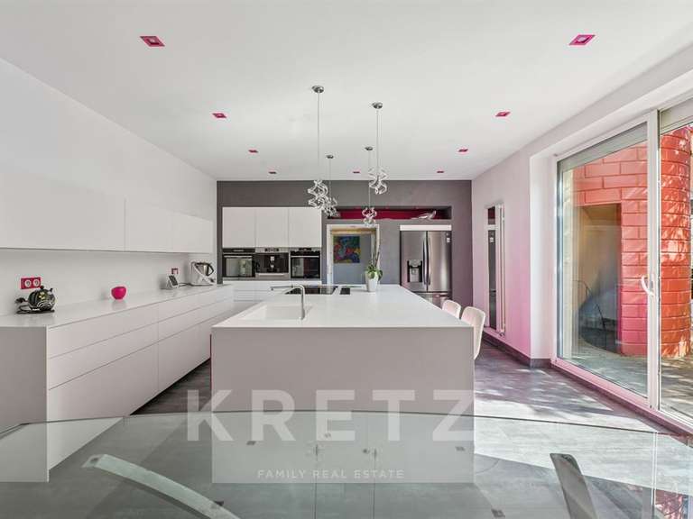 House Villefranche-sur-Saône - 5 bedrooms - 435m²