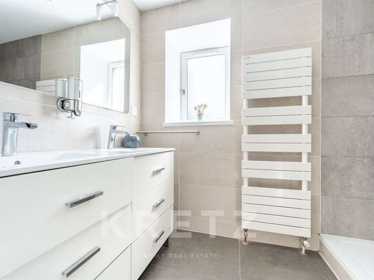 Maison Villefranche-sur-Saône - 9 chambres - 580m²