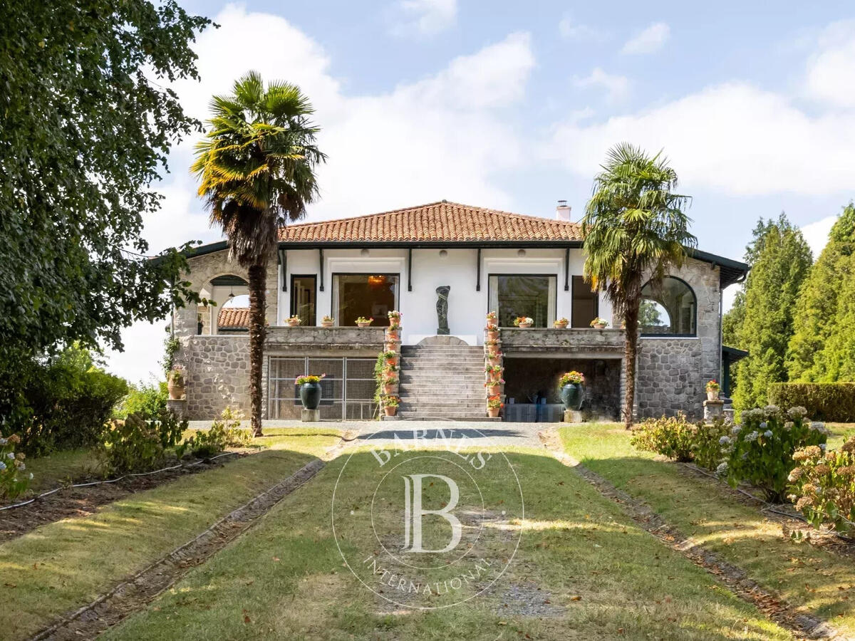 House Villefranque