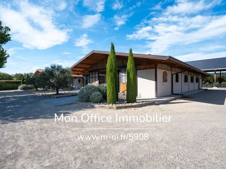 Maison Villelaure - 6 chambres - 340m²