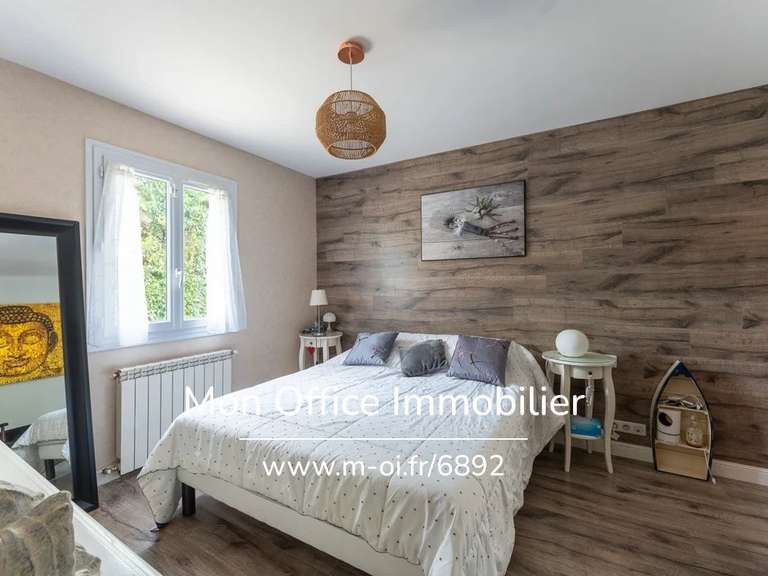 Maison Villelaure - 5 chambres - 180m²