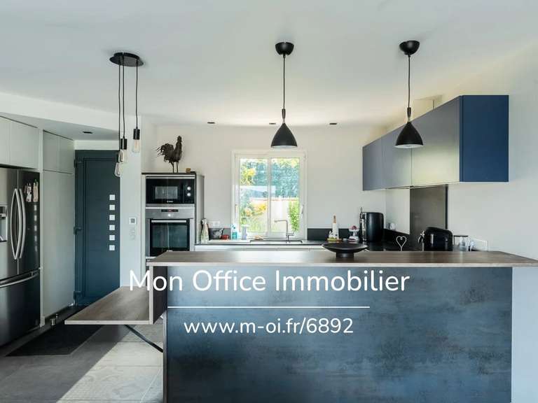 Maison Villelaure - 5 chambres - 180m²