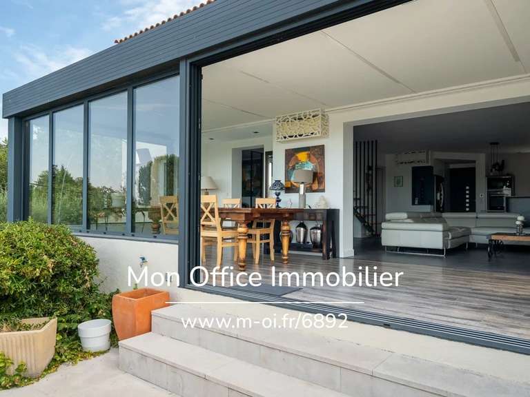 Maison Villelaure - 5 chambres - 180m²