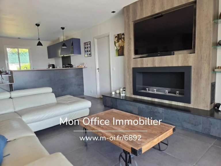 Maison Villelaure - 5 chambres - 180m²
