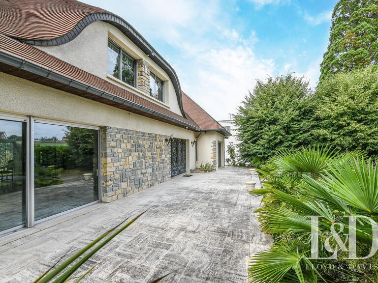 Maison Villemoisson-sur-Orge - 6 chambres - 310m²