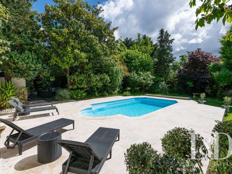 Maison Villemoisson-sur-Orge - 6 chambres - 200m²