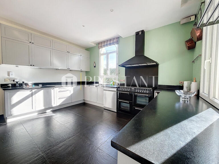 Maison Villenave-d'Ornon - 5 chambres - 240m²