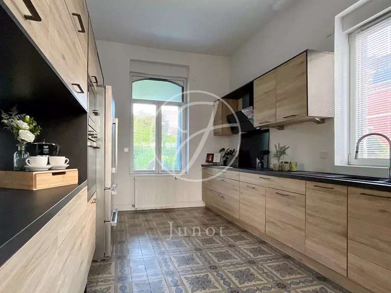 Maison Villeneuve-d'Ascq - 6 chambres - 228m²