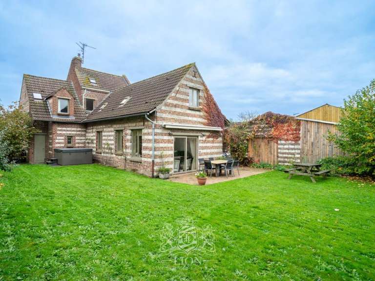 House Villeneuve-d'Ascq - 6 bedrooms - 249m²