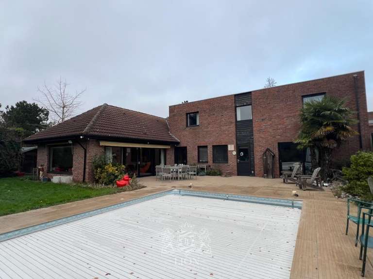 Maison Villeneuve-d'Ascq - 5 chambres - 202m²