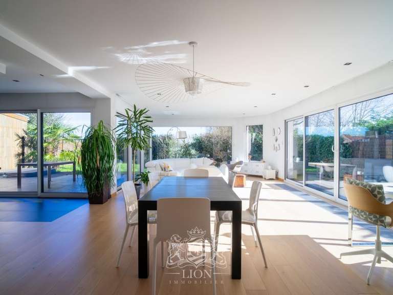 Maison Villeneuve-d'Ascq - 4 chambres - 170m²