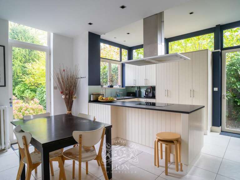 Maison Villeneuve-d'Ascq - 6 chambres - 280m²