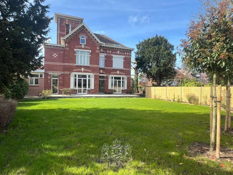 Maison Villeneuve-d'Ascq - 6 chambres - 280m²