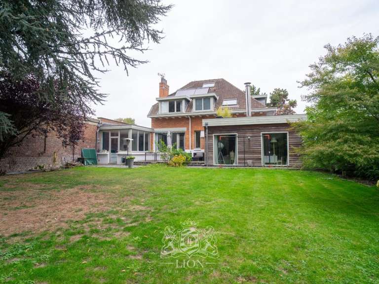 Maison Villeneuve-d'Ascq - 5 chambres - 257m²