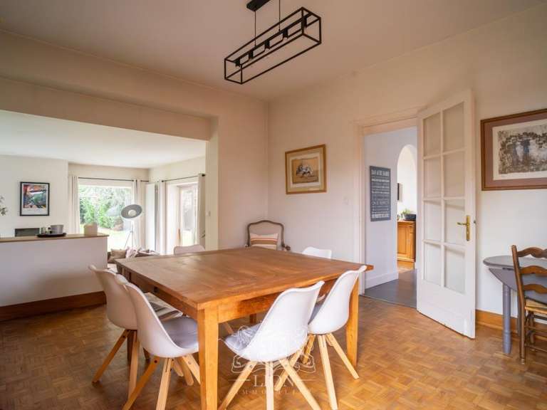 Maison Villeneuve-d'Ascq - 5 chambres - 257m²