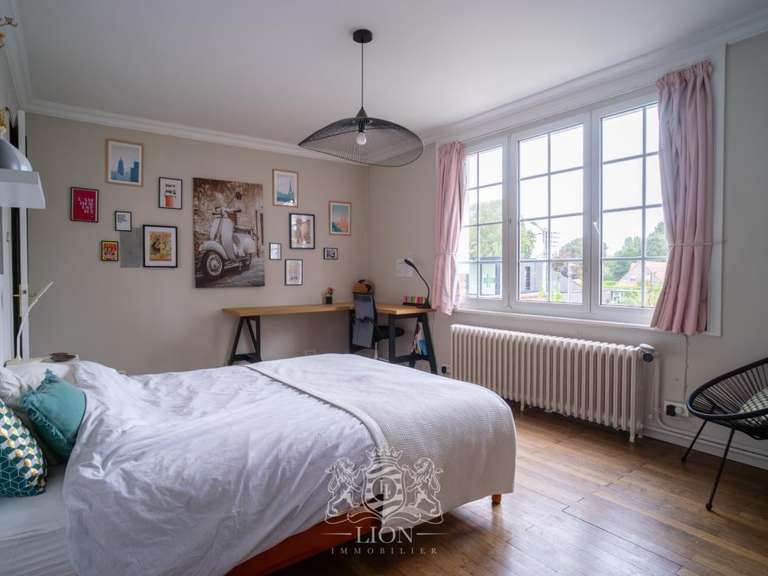 Maison Villeneuve-d'Ascq - 5 chambres - 257m²