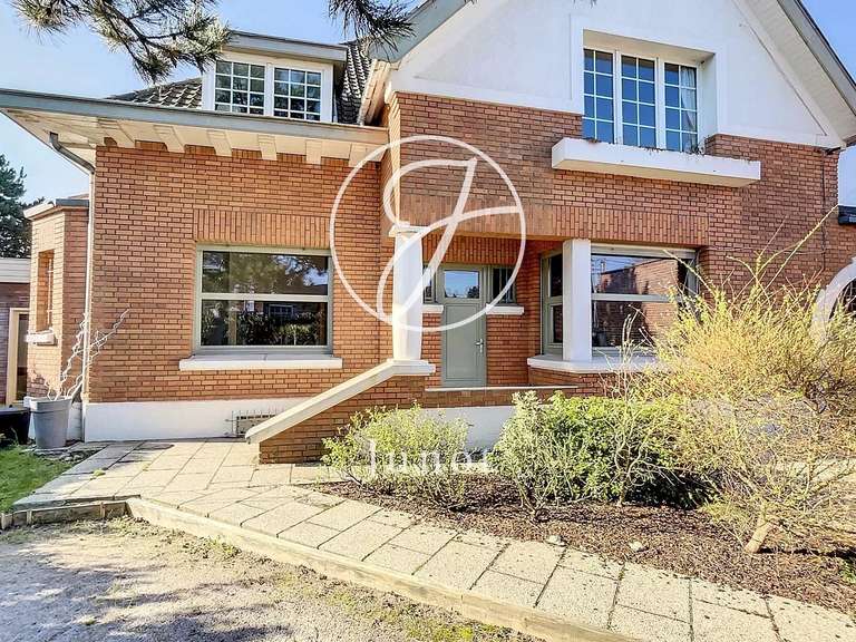 Maison Villeneuve-d'Ascq - 5 chambres - 389m²