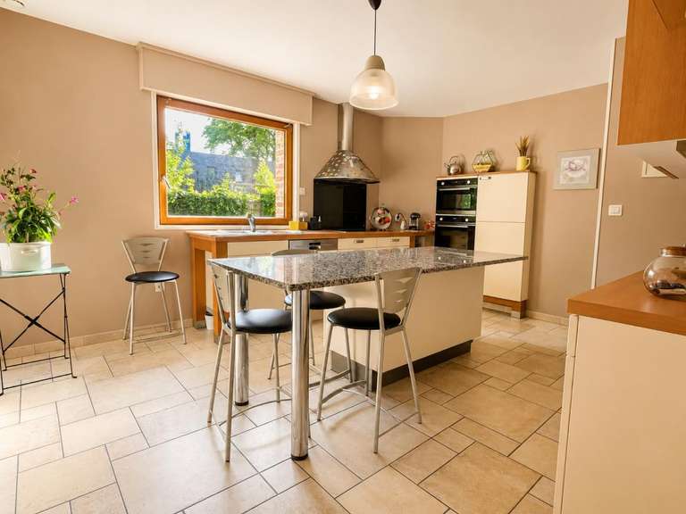Maison Villeneuve-d'Ascq - 8 chambres - 270m²