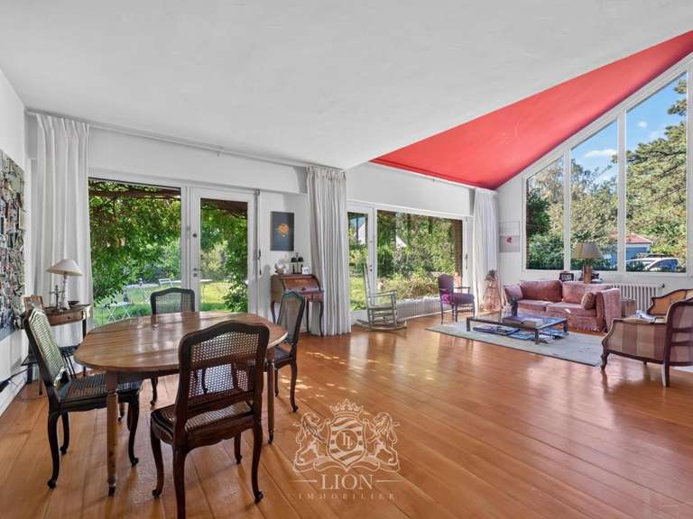 Maison Villeneuve-d'Ascq - 6 chambres - 226m²