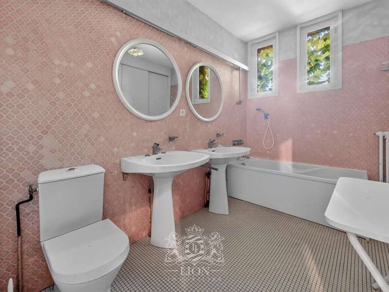 Maison Villeneuve-d'Ascq - 6 chambres - 226m²